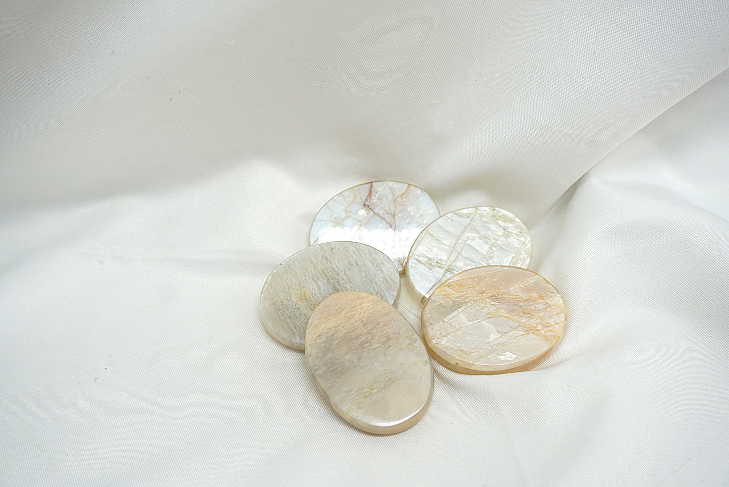GALET PLAT PIERRE DE LUNE BEIGE