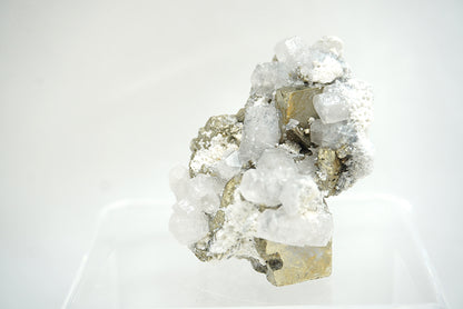 PYRITE ET APATITE BLANCHE (63 grammes)