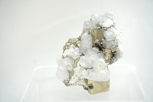 PYRITE ET APATITE BLANCHE (63 grammes)