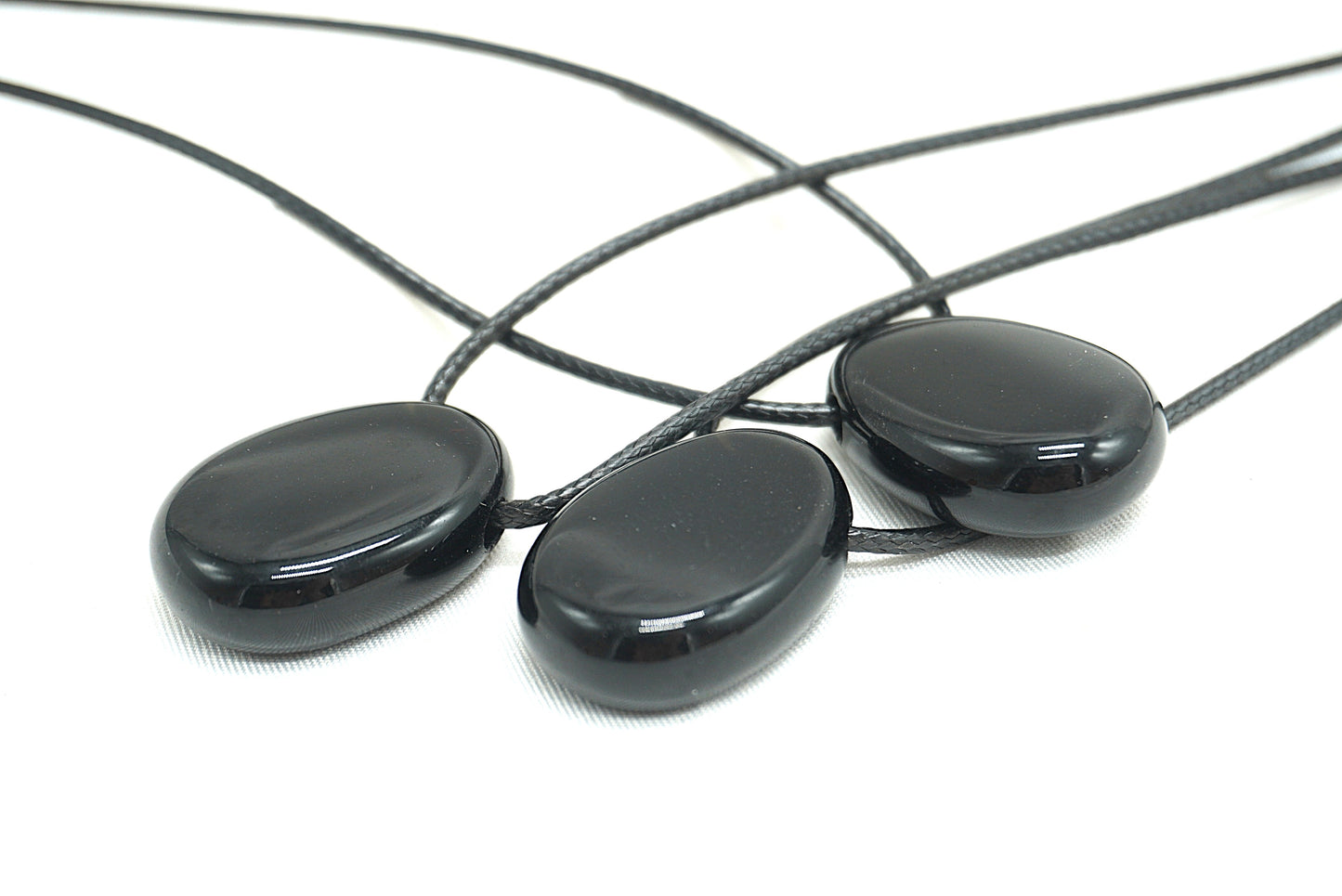 PENDENTIF PIERRE PERCEE OBSIDIENNE NOIRE