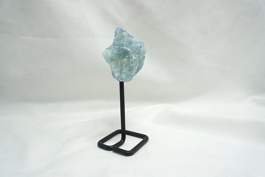 CALCITE BLEUE BRUT SUR SOCLE