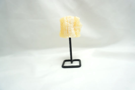 CALCITE ORANGE BRUT SUR SOCLE