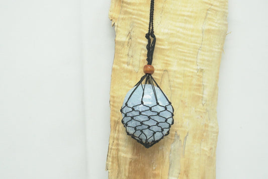 COLLIER PENDENTIF CAGE MACRAMÉ