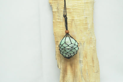 COLLIER PENDENTIF CAGE MACRAMÉ