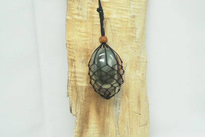 COLLIER PENDENTIF CAGE MACRAMÉ