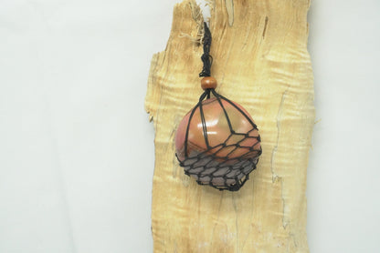 COLLIER PENDENTIF CAGE MACRAMÉ