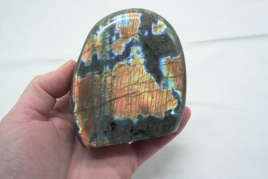 BLOC A POSER LABRADORITE (591 grammes)