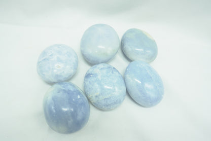 GALET CALCITE BLEUE (+ de 150 grammes)