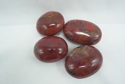 GALET JASPE ROUGE (+ de 110 grammes)