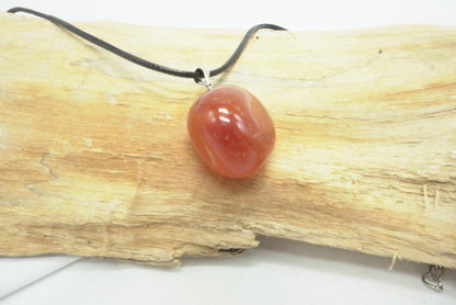 PENDENTIF PIERRE ROULEE CORNALINE