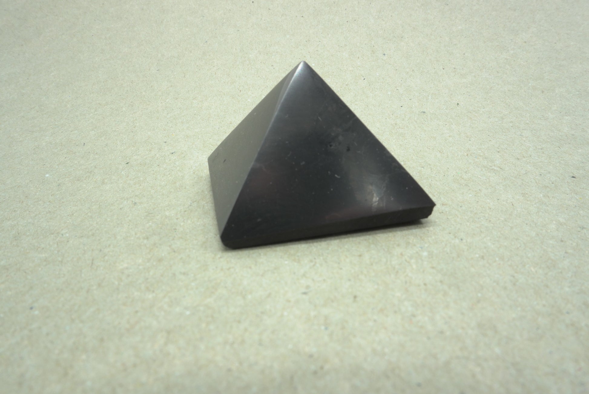 PYRAMIDE SHUNGITE