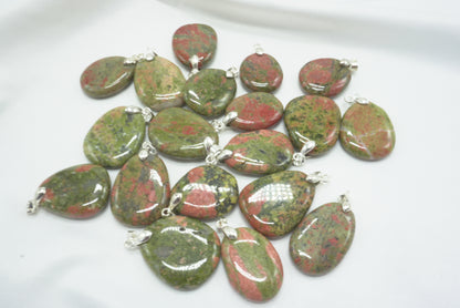 PENDENTIF PIERRE PLATE UNAKITE