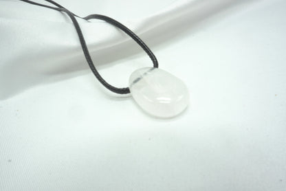 PENDENTIF PIERRE PERCEE CRISTAL DE ROCHE