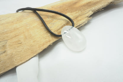 PENDENTIF PIERRE PERCEE CRISTAL DE ROCHE