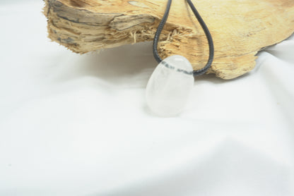 PENDENTIF PIERRE PERCEE CRISTAL DE ROCHE
