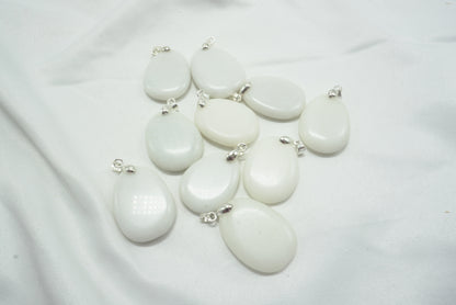 PENDENTIF PIERRE PLATE JADE BLANC