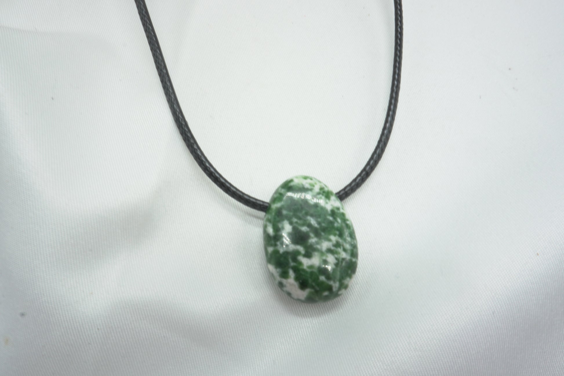 PENDENTIF PIERRE PERCEE AGATE ARBRE