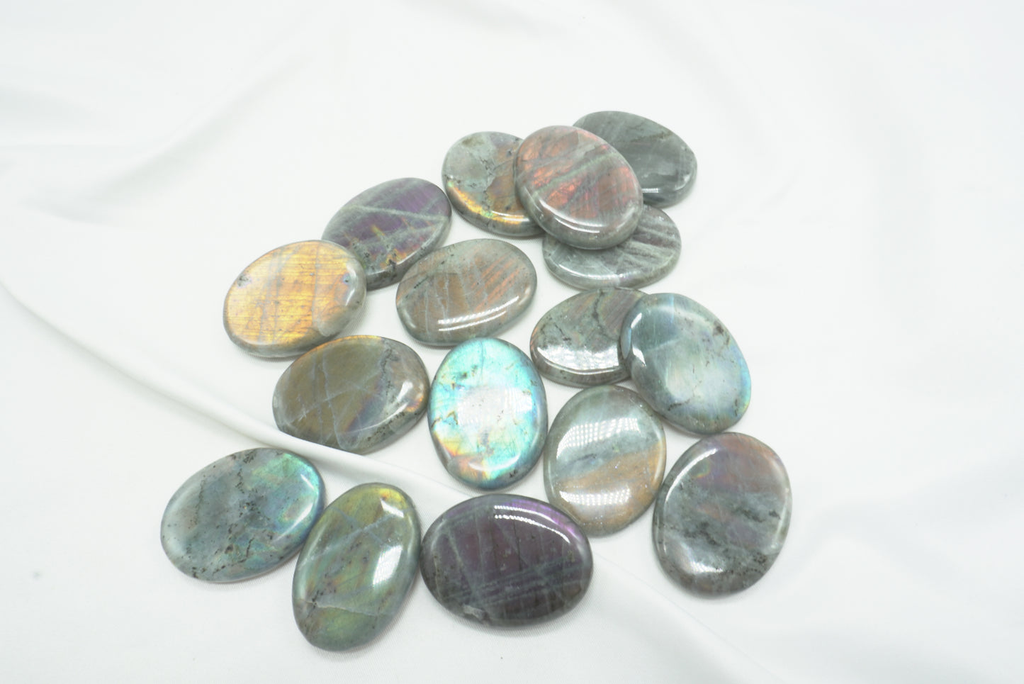 GALET PLAT LABRADORITE