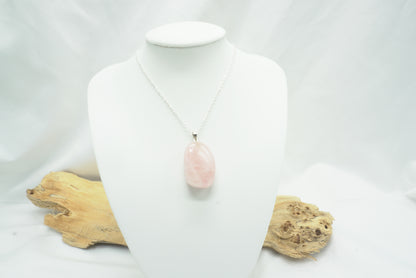 PENDENTIF PIERRE ROULEE QUARTZ ROSE