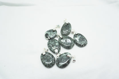 PENDENTIF PIERRE PLATE DIORITE ORBICULAIRE