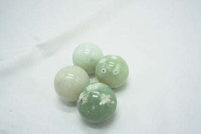 SPHERE JADE (3 CENTIMETRES)