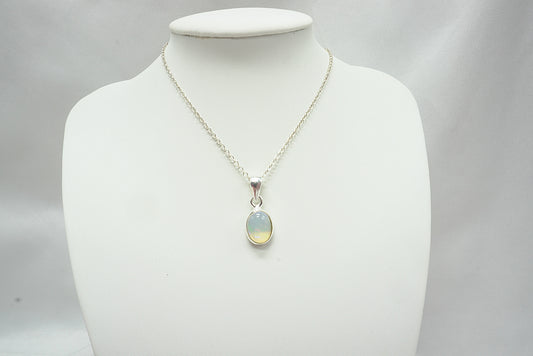 PENDENTIF OPALE SERTI ARGENT (ref 4)
