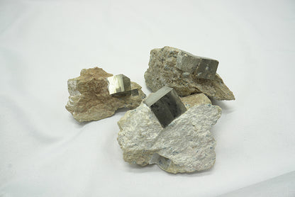 PYRITE BRUTE DE NAVAJUN