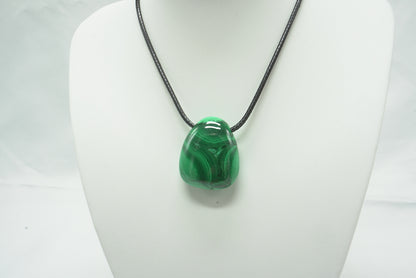 PENDENTIF PIERRE PERCEE MALACHITE
