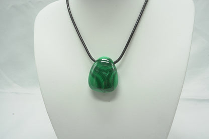 PENDENTIF PIERRE PERCEE MALACHITE