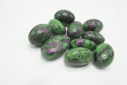 PIERRE ROULEE RUBIS SUR ZOISITE