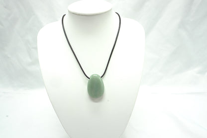 PENDENTIF PIERRE PERCEE AVENTURINE VERTE
