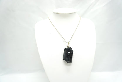 PENDENTIF TOURMALINE NOIRE BRUTE