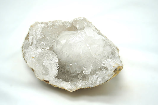 DEMIE GEODE CRISTAL DE ROCHE 7.5CM