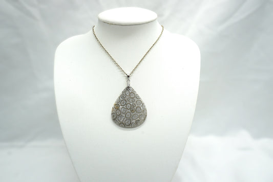 PENDENTIF CORAIL FOSSILISE