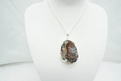 PENDENTIF AGATE CRISTALLISEE (15 grammes)