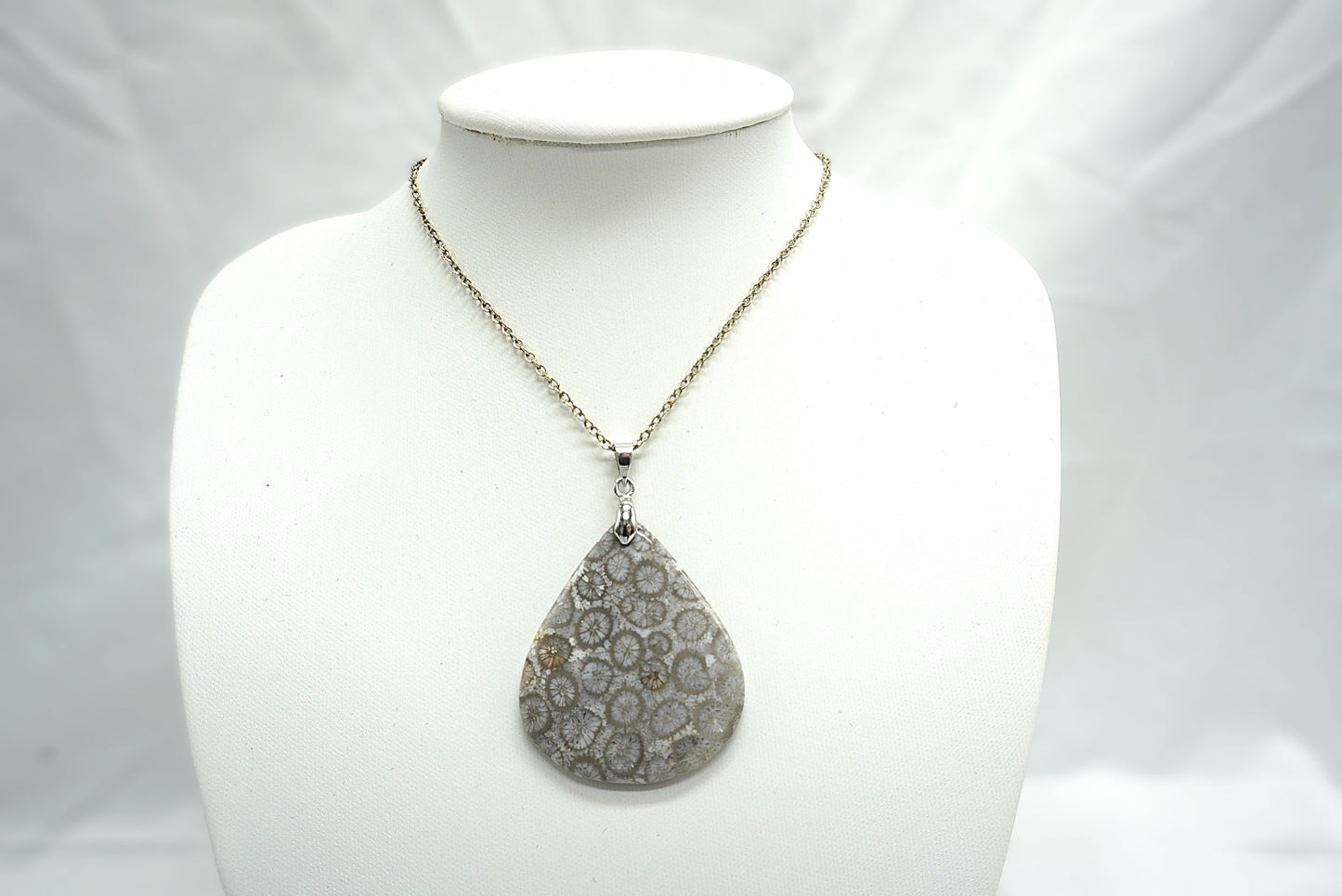 PENDENTIF CORAIL FOSSILISE