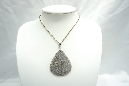 PENDENTIF CORAIL FOSSILISE