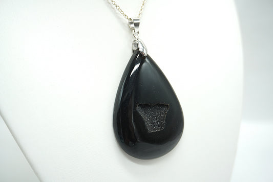 PENDENTIF ONYX CRISTALLISE (Ref 4 )