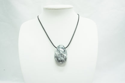 PENDENTIF PIERRE PERCEE PINOLITE