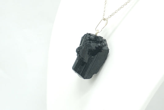 PENDENTIF TOURMALINE NOIRE BRUTE