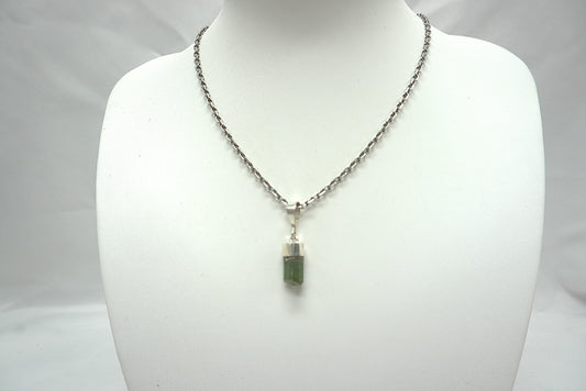 PENDENTIF TOURMALINE VERTE BELIERE ARGENT (ref 3)
