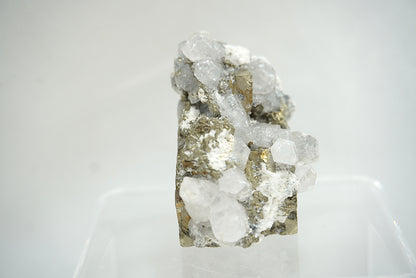 PYRITE ET APATITE BLANCHE (63 grammes)