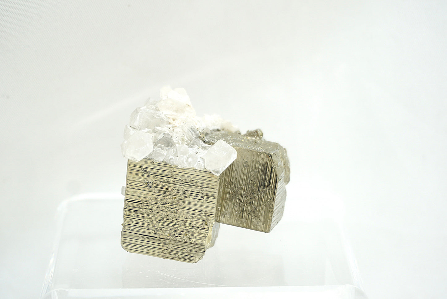 PYRITE ET APATITE BLANCHE (75 grammes)