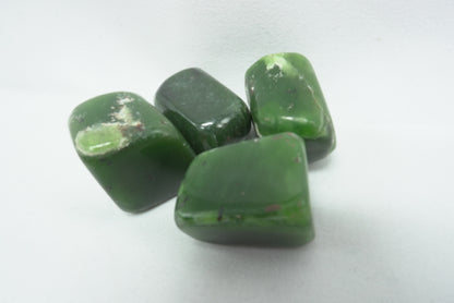 Pierre roulee jade nephrite 