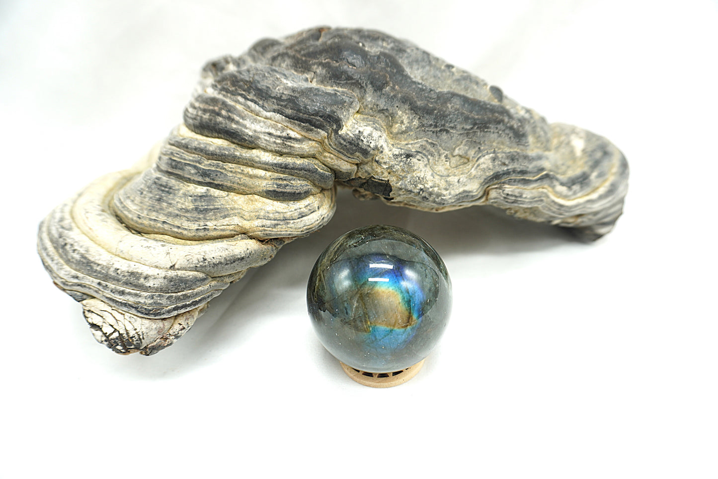 SPHERE LABRADORITE
