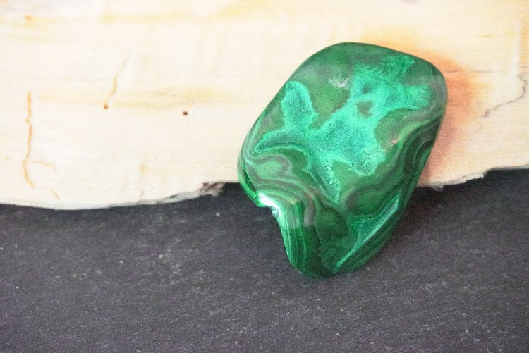 FORME LIBRE MALACHITE VEINÉE CHRYSOCOLLE