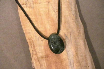 PENDENTIF JASPE KAMBABA PIERRE PERCEE
