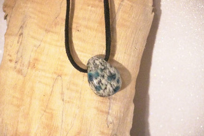 PENDENTIF JASPE K2 PIERRE PERCEE