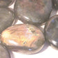 GALET LABRADORITE VIOLET MULTICOLORE