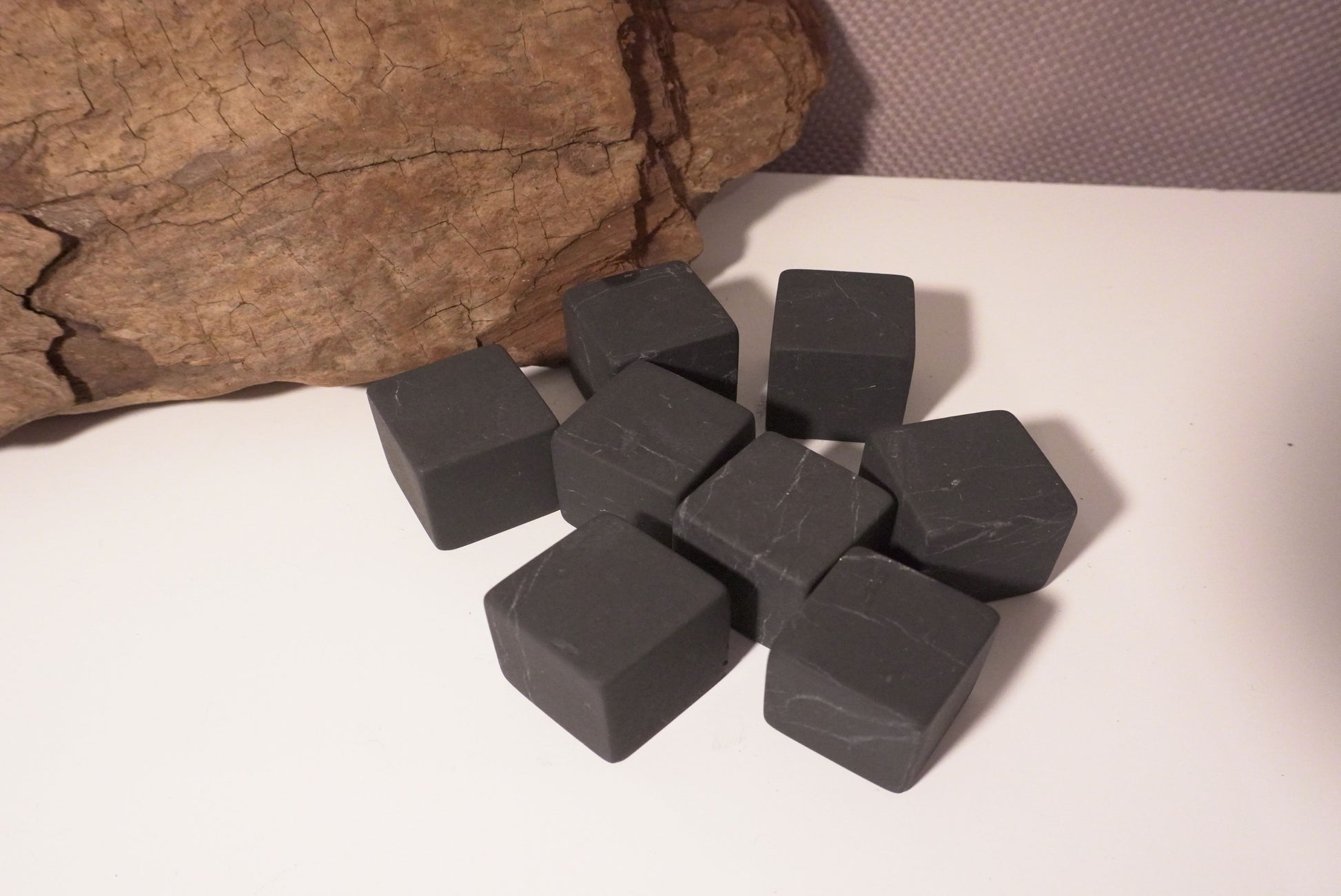 SHUNGITE GLACON